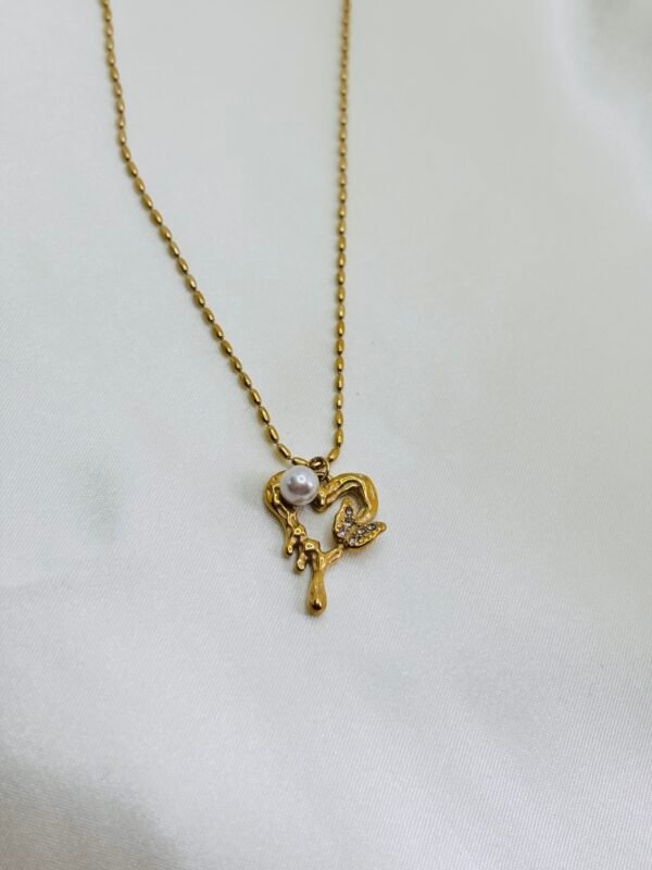 BUTTERFLY BLOOM NECKCHAIN
