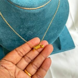 COIL NECKCHAIN
