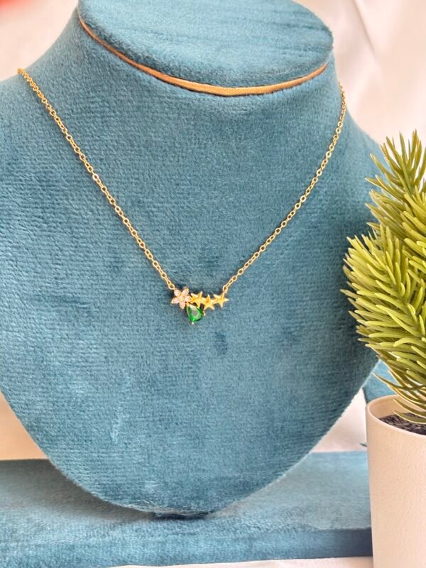 EMERALD BLOOM NECKCHAIN - Image 2