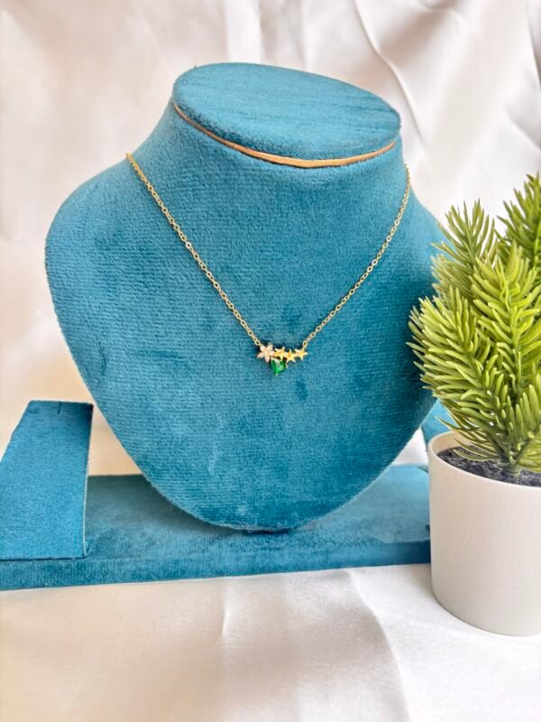 EMERALD BLOOM NECKCHAIN - Image 3