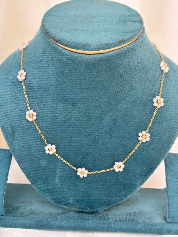 DAISY BLOOM CHAIN
