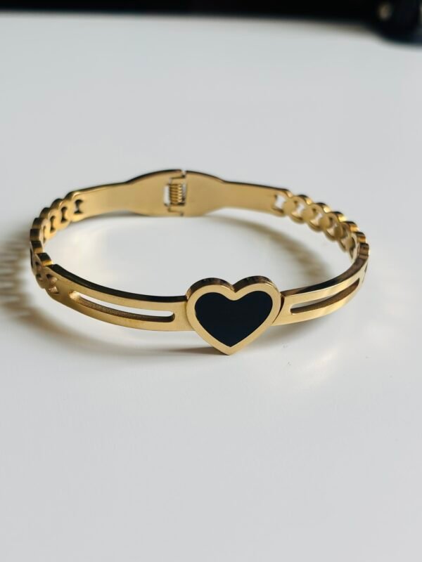 HEART OF NIGHT KADA